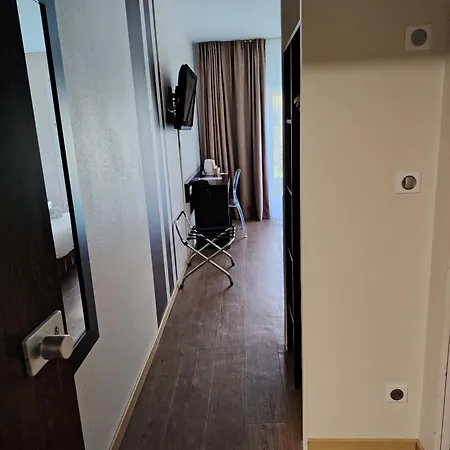 Ξενοδοχείο Kyriad 3*