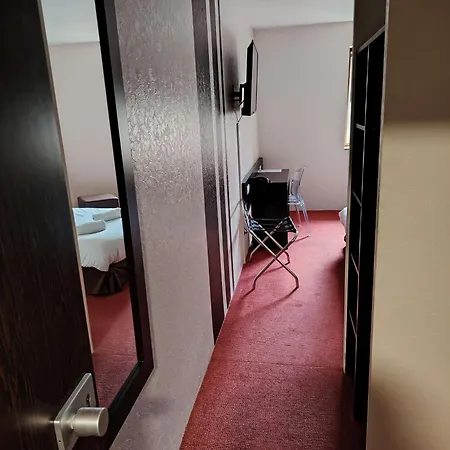 Kyriad Hotel 3*