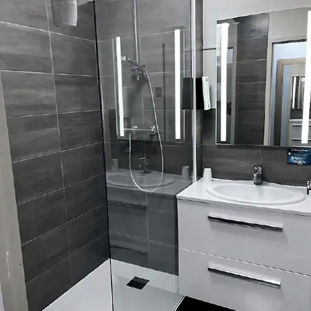 Kyriad Hotel 3*